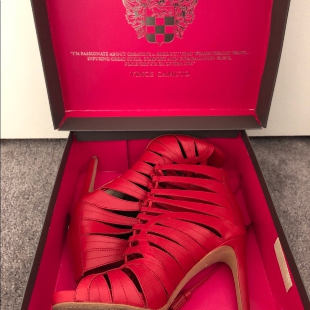 Vince Camuto Women’s Size 8M Red Strappy Pumps